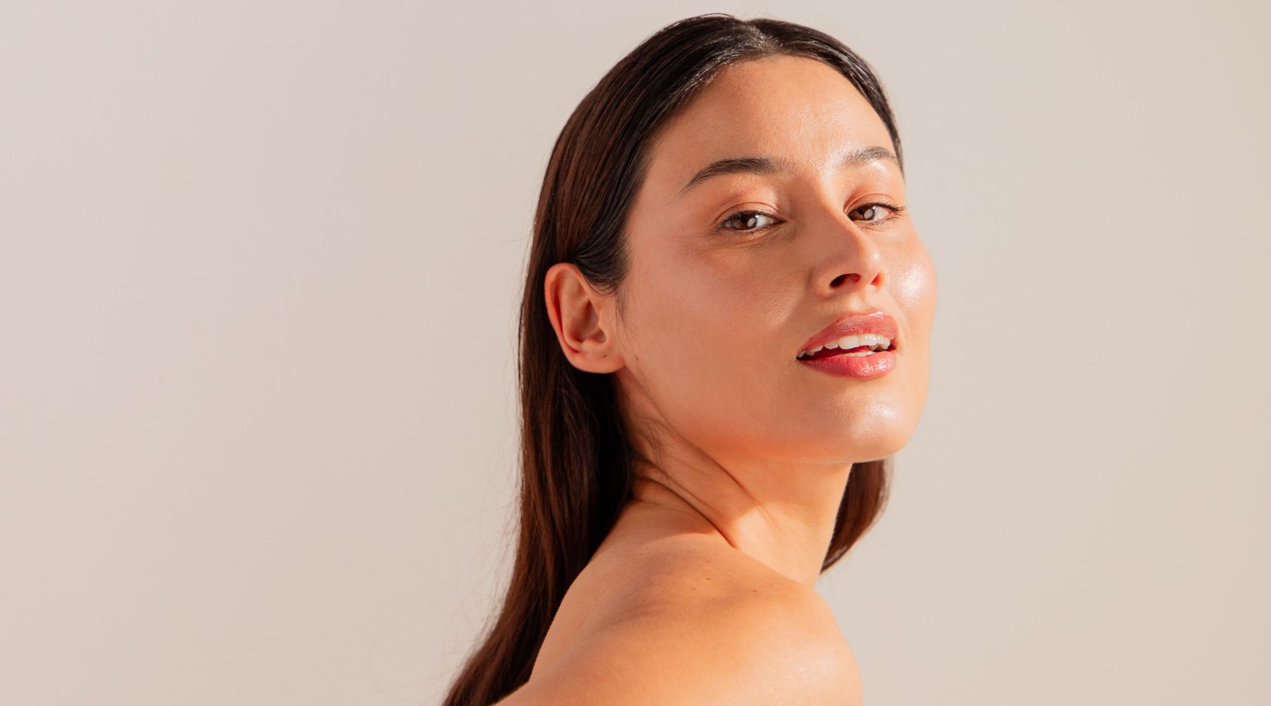 Why your skin loses moisture at night and how to prevent it
