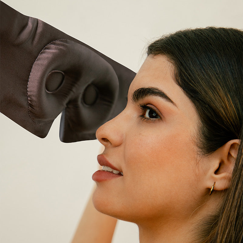Drowsy-Sleep-Co-Moonlight-Shadow-Eye-Lash-Protecting-Silk-Sleep-Mask-08.jpg__PID:3ac3c92b-2e60-4766-b5b0-18b46c5e5aa7