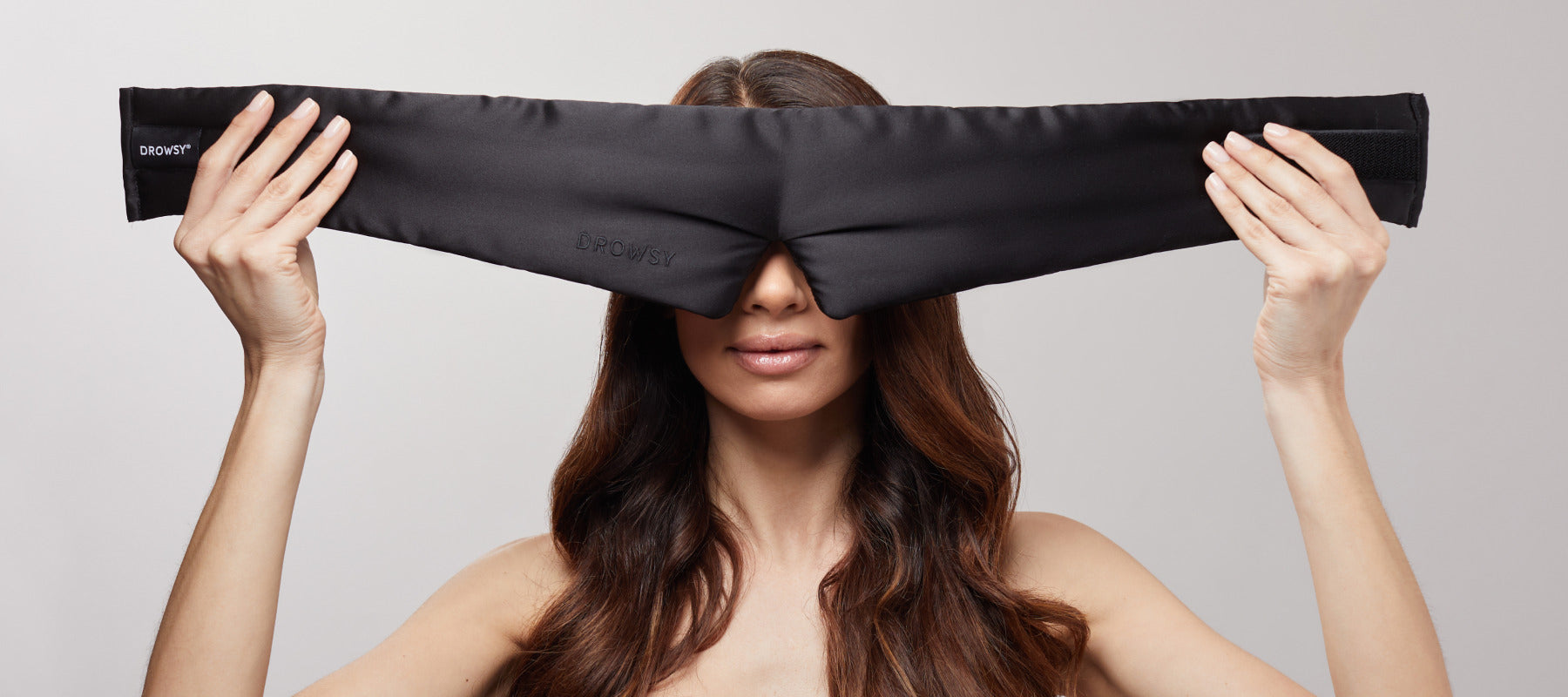 Black Jade Eyelash Protecting Sleep Mask | Contoured Silk Eye Mask