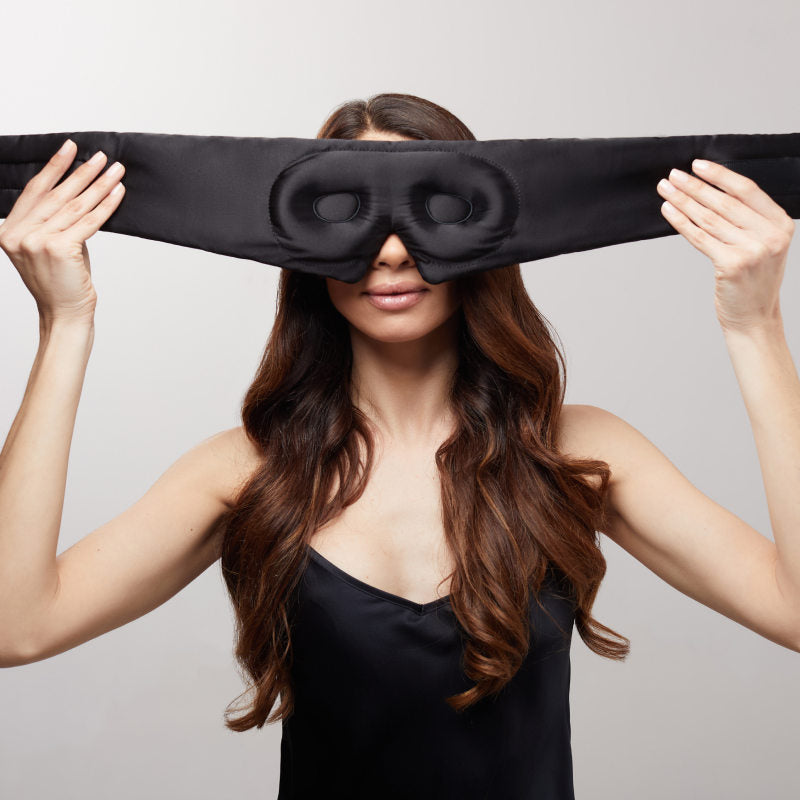 Black Jade Eyelash Protecting Sleep Mask | Contoured Silk Eye Mask