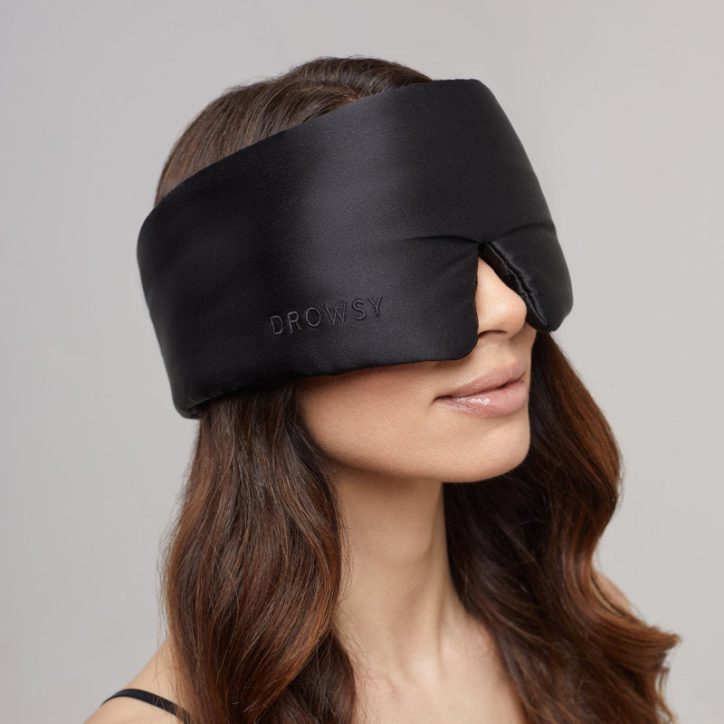 Black Jade Eyelash Protecting Sleep Mask | Contoured Silk Eye Mask