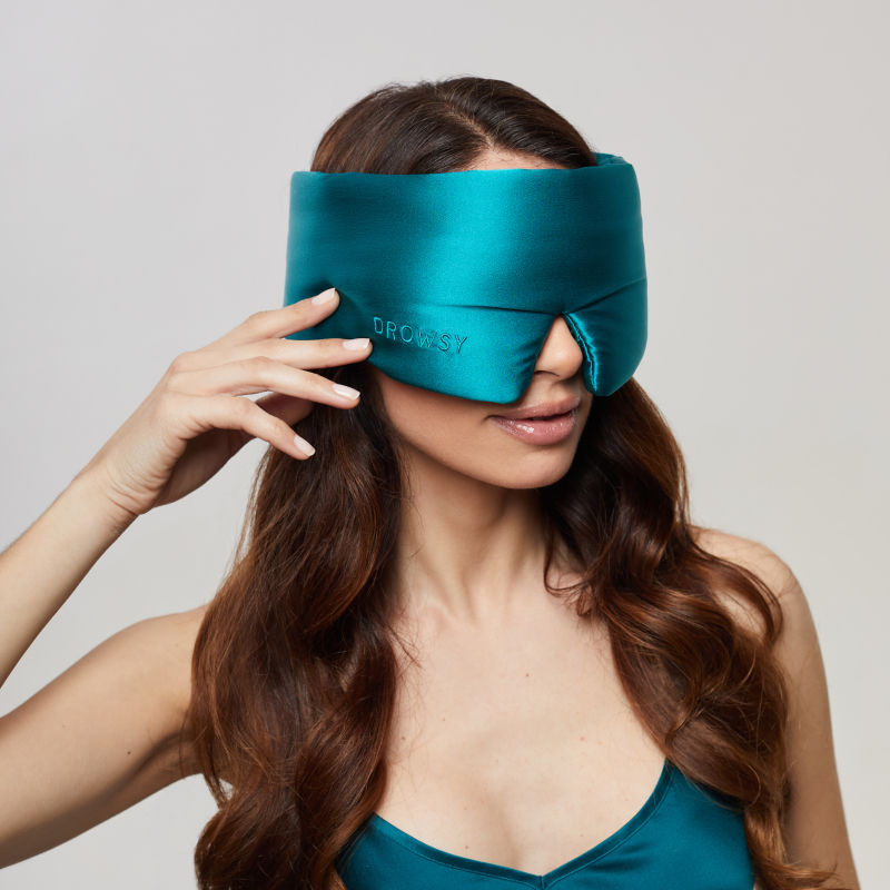 Green Sapphire Eyelash Protecting Sleep Mask | Contoured Silk Eye Mask